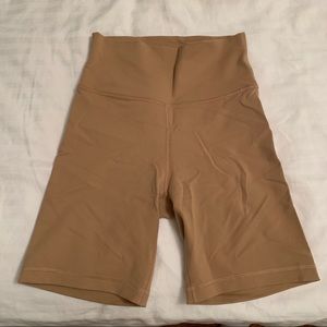 Aritzia TNA ATMOSPHERE SHORT